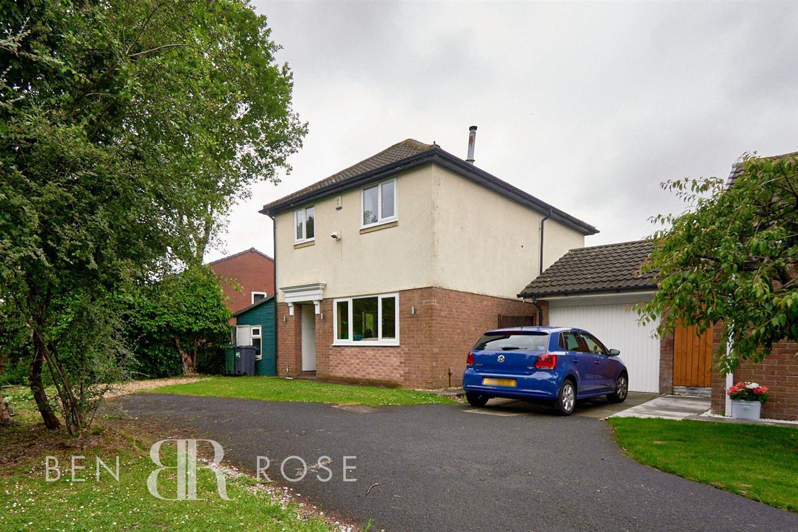 2 bed property in Higher Meadow, Leyland